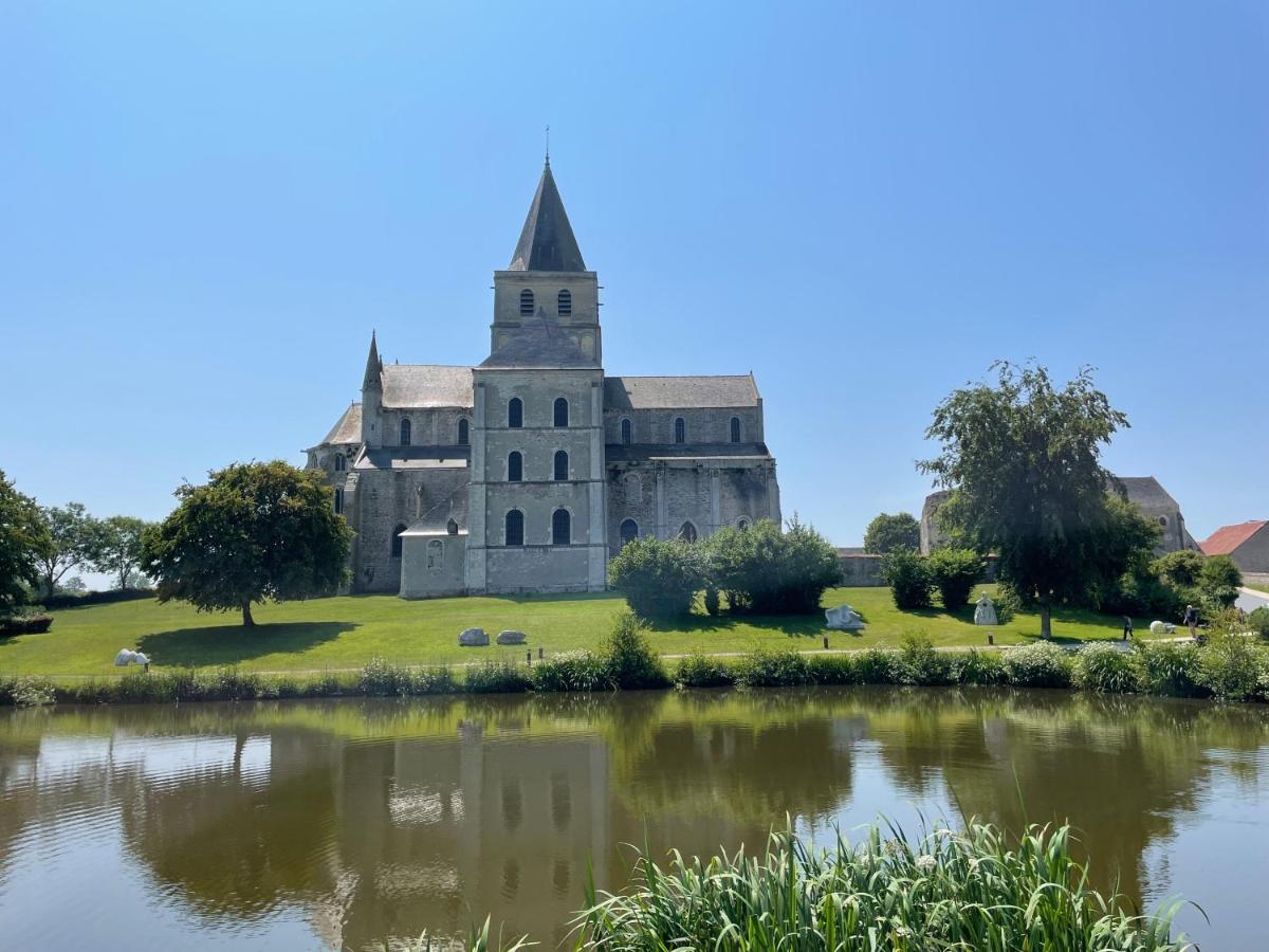 Le Courtil Villa Cerisy-la-Foret Buitenkant foto
